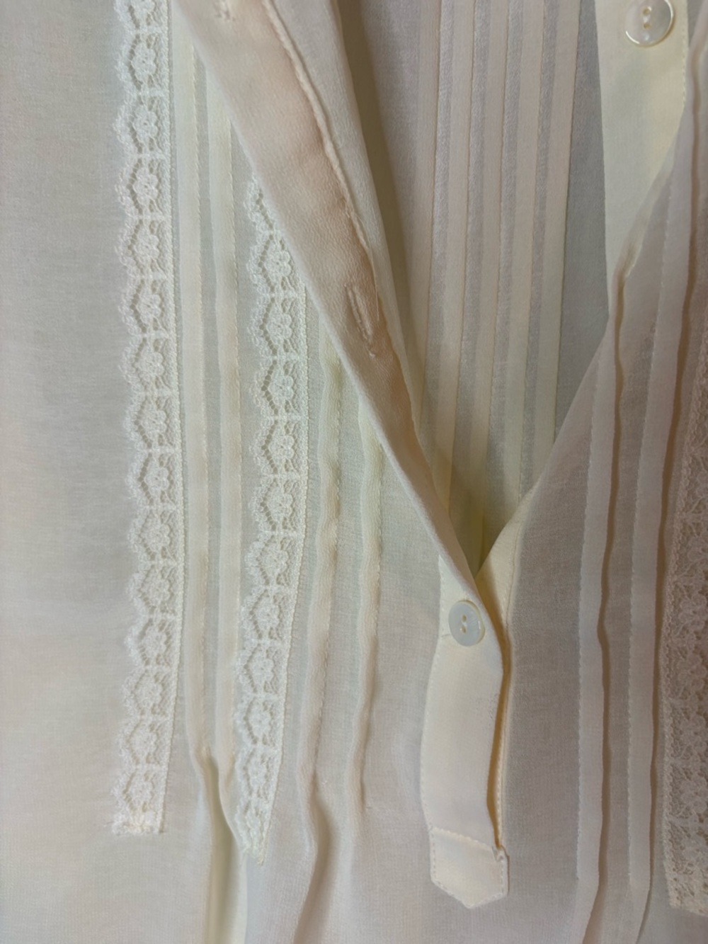 Forever 21 Cream Lace-Trim Short Sleeve Blouse - Picture 3 of 4